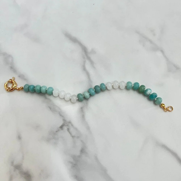 Amazonite and White Jade Bead Bracelet Gold Filled Clasp - Picture 4 of 5